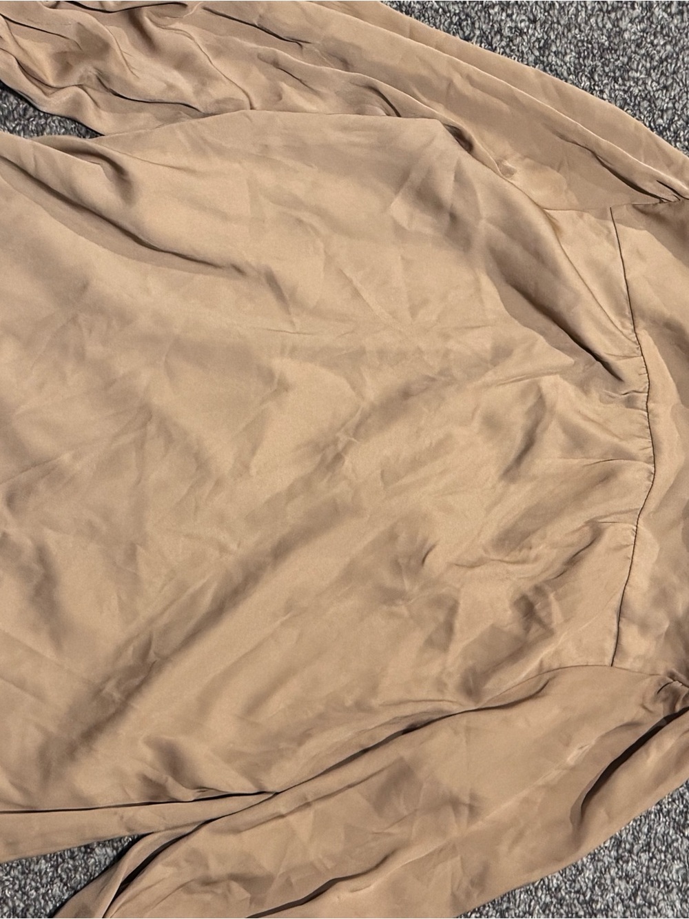 NWT Banana Republic Satin Tan Blouse - Picture 7 of 7